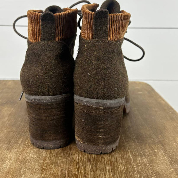 NWOT Korks Elin High Pile Fleece Lug Sole Bootie sz 8.5 - Picture 6 of 8